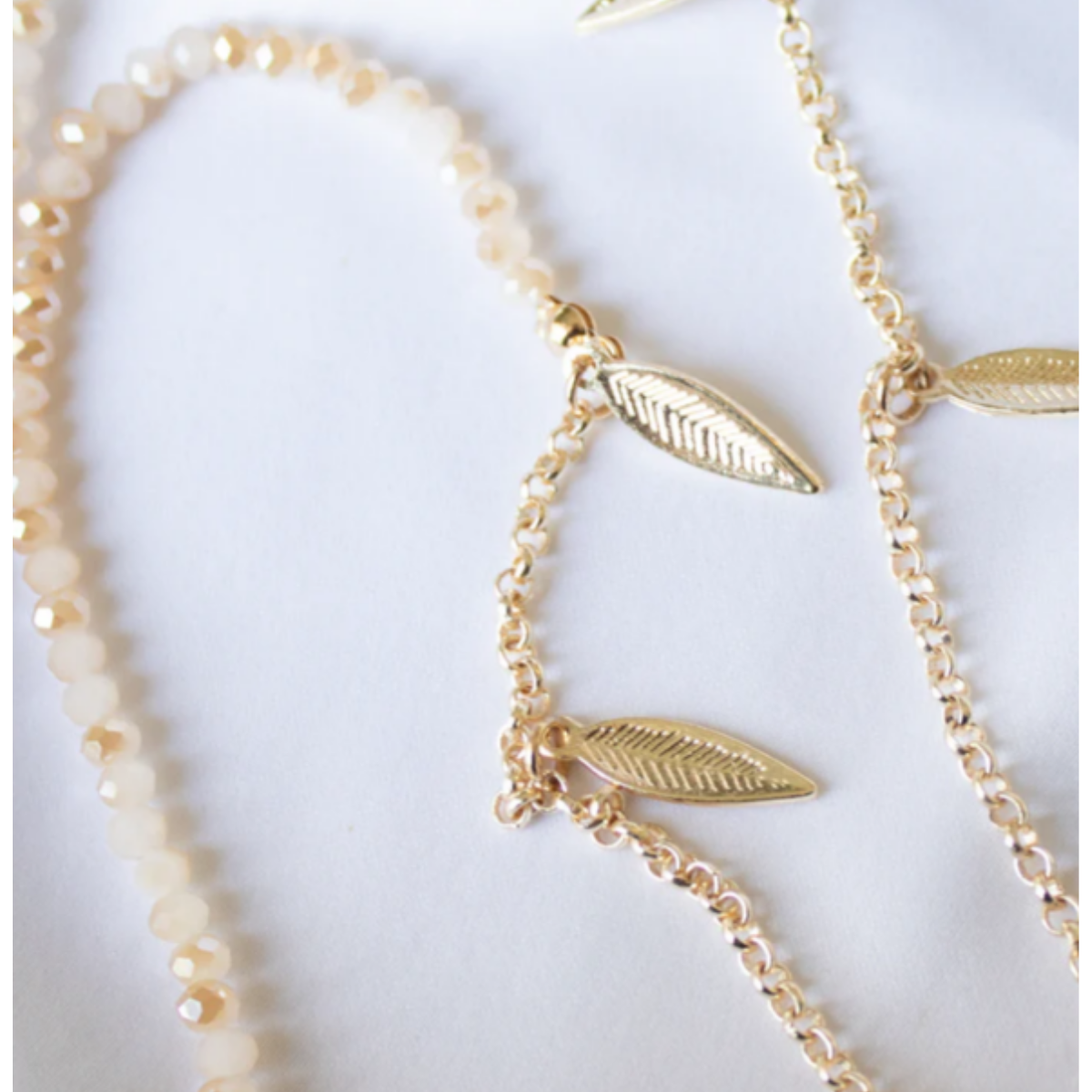 Sunny Cords Bead It Light Beige with Feathers